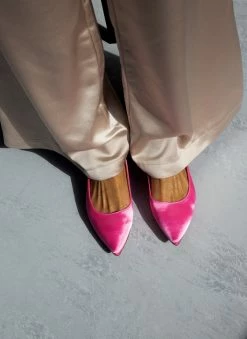 The Fashion Project Γόβες μυτερές σατέν με πέτρες - Φούξια 8 The Fashion Project Γόβες μυτερές σατέν με πέτρες - Φούξια -The Fashion Project Κατάστημα goves muteres saten me petres 99897 o85o