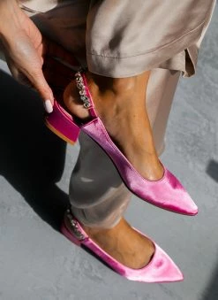 The Fashion Project Γόβες μυτερές σατέν με πέτρες - Φούξια 5 The Fashion Project Γόβες μυτερές σατέν με πέτρες - Φούξια -The Fashion Project Κατάστημα goves muteres saten me petres 99897 zv8h