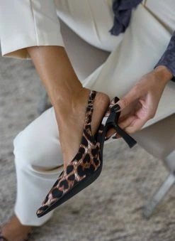 The Fashion Project Γόβες σατέν μυτερές με Print - Leopard 9 The Fashion Project Γόβες σατέν μυτερές με Print - Leopard -The Fashion Project Κατάστημα goves saten muteres me print 110859 web7