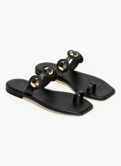 Σανδάλια δερμάτινα με πολύγωνο μεταλλικό στοιχείο Iris - Μαύρο -The Fashion Project Κατάστημα kare dermatina sandalia me polugwno metalliko stoi 90938 k34i