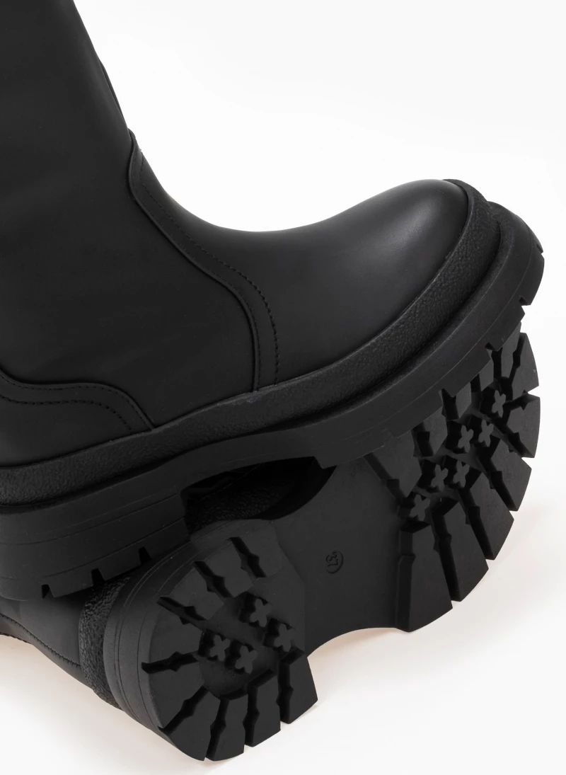 Μπότες chunky σε ματ χρώματα - Μαύρο The Fashion Project Μπότες Chunky σε ματ χρώματα - Μαύρο -The Fashion Project Κατάστημα mat isies mpotes me idiaiteri sola 97579 oae3