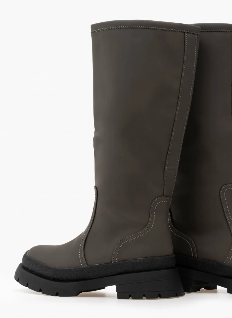 Μπότες chunky σε ματ χρώματα - Λαδί The Fashion Project Μπότες Chunky σε ματ χρώματα - Λαδί -The Fashion Project Κατάστημα mat isies mpotes me idiaiteri sola 97581 32gh