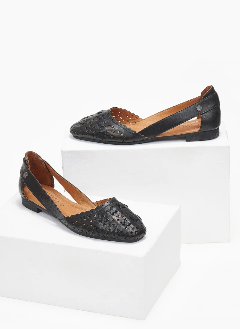 Μπαλαρίνες δερμάτινες με διάτρητο σχέδιο Carmela 160672 - Μαύρο - Image 5