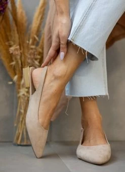 Xti Footwear Μπαλαρίνες Suede με μεταλλικό τακούνι Xti 141065 - Μπεζ