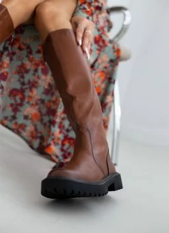 The Fashion Project Μπότες με λάστιχο στα πλάι - Καφέ -The Fashion Project Κατάστημα mpotes flat me elastiko tmima 109446 snoc