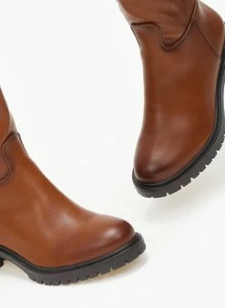 The Fashion Project Μπότες φλατ με ζωνάκι - Ταμπά -The Fashion Project Κατάστημα mpotes flat me zwnaki 108885 000m