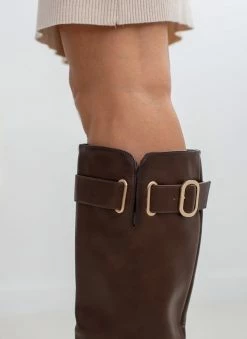 The Fashion Project Μπότες φλατ με ζωνάκι - Καφέ 5 The Fashion Project Μπότες φλατ με ζωνάκι - Καφέ -The Fashion Project Κατάστημα mpotes flat me zwnaki 108886 l6ms