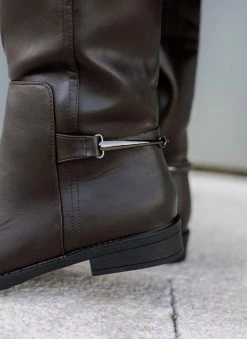 The Fashion Project Μπότες ιππασίας με μεταλλικό διακοσμητικό - Καφέ -The Fashion Project Κατάστημα mpotes ippasias me metalliko diakosmitiko 106254 2fvf