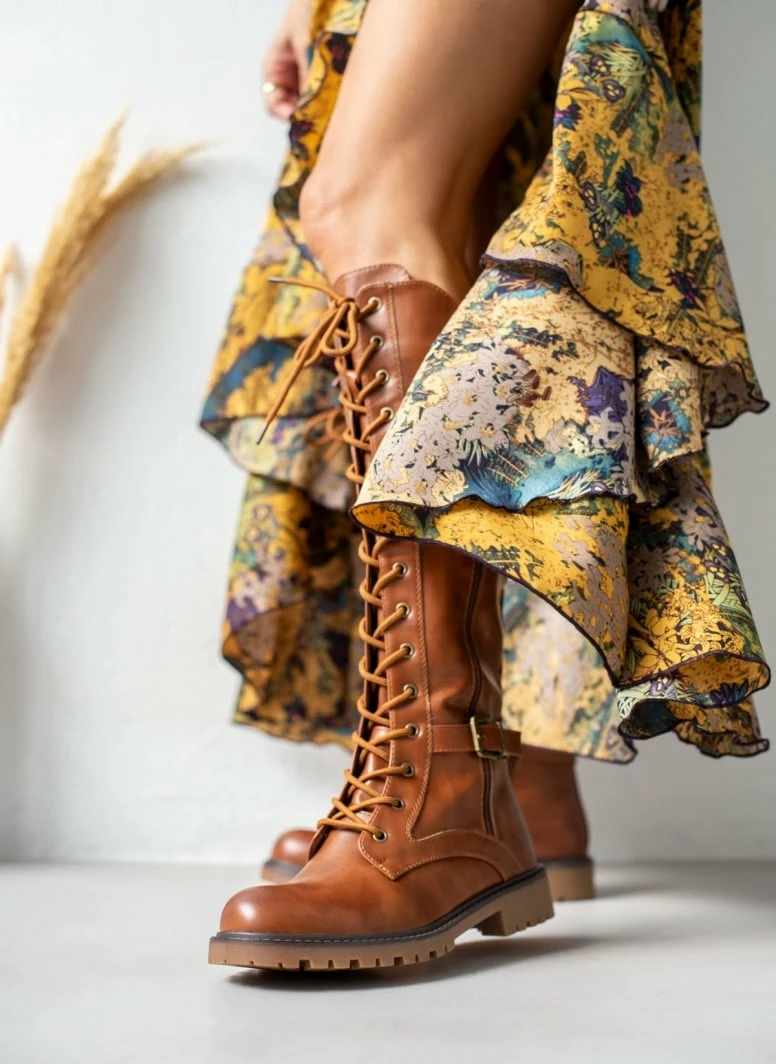 Μπότες με κορδόνια και ζωνάκι - Ταμπά The Fashion Project Μπότες με κορδόνια και ζωνάκι - Ταμπά -The Fashion Project Κατάστημα mpotes me kordonia kai zwnaki 107176