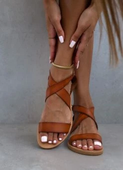 Σανδάλια δερμάτινα με Crossover μπαρέτα Iris - Καφέ 8 Σανδάλια δερμάτινα με Crossover μπαρέτα Iris - Καφέ -The Fashion Project Κατάστημα pedila isia xeiropoiita dermatina 90691 8ic4