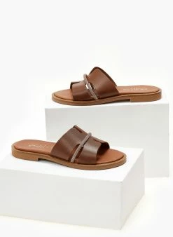 Σανδάλια δερμάτινα με ανοίγματα και στρας Estil - Ταμπά -The Fashion Project Κατάστημα sandalia dermatina estil me anoigmata kai strass 104535 85u6