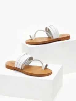 Σανδάλια δερμάτινα με λοξό Strass λουράκι Estil - Λευκό -The Fashion Project Κατάστημα sandalia dermatina estil me lokso strass louraki 105450 d7c8