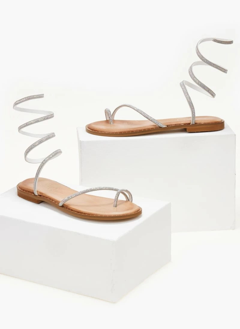 Σανδάλια δερμάτινα με στρας έλασμα estil - Ασημί Σανδάλια δερμάτινα με στρας έλασμα Estil - Ασημί -The Fashion Project Κατάστημα sandalia dermatina estil me strass elasma 105581 5260