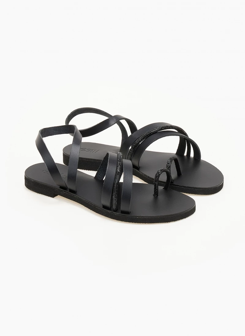 Σανδάλια δερμάτινα με strass λεπτομέρεια estil - Μαύρο Σανδάλια δερμάτινα με Strass λεπτομέρεια Estil - Μαύρο -The Fashion Project Κατάστημα sandalia dermatina estil me strass leptomereia 105719 68gm