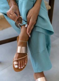 Σανδάλια δερμάτινα με Strass λεπτομέρεια Estil - Χαλκός 4 Σανδάλια δερμάτινα με Strass λεπτομέρεια Estil - Χαλκός -The Fashion Project Κατάστημα sandalia dermatina estil me strass leptomereia 106189 tfaa