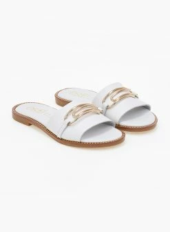 Σανδάλια δερμάτινα Estil με χρυσή αγκράφα - Λευκό -The Fashion Project Κατάστημα sandalia dermatina estil me xrusi agkrafa 101238 b7py