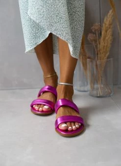Σανδάλια δερμάτινα μεταλλιζέ Estil - Φούξια 5 Σανδάλια δερμάτινα μεταλλιζέ Estil - Φούξια -The Fashion Project Κατάστημα sandalia dermatina estil metallize 105879 0h1c