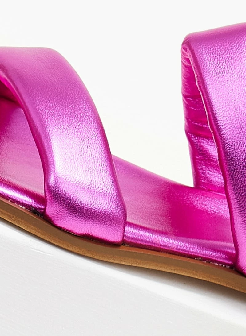 Σανδάλια δερμάτινα μεταλλιζέ estil - Φούξια Σανδάλια δερμάτινα μεταλλιζέ Estil - Φούξια -The Fashion Project Κατάστημα sandalia dermatina estil metallize 105879 p3gc