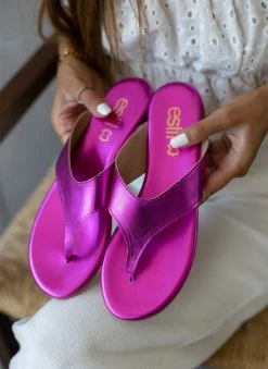 Estil Σανδάλια δερμάτινα μεταλλιζέ Esti - Φούξια