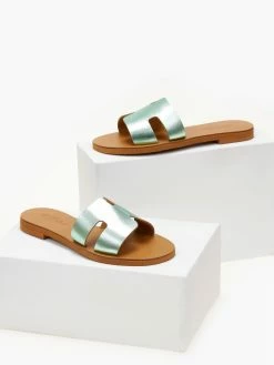 Σανδάλια δερμάτινα σε μεταλλικά χρώματα Estil - Βεραμάν 6 Σανδάλια δερμάτινα σε μεταλλικά χρώματα Estil - Βεραμάν -The Fashion Project Κατάστημα sandalia dermatina estil se metallika xrwmata 105381 mxva