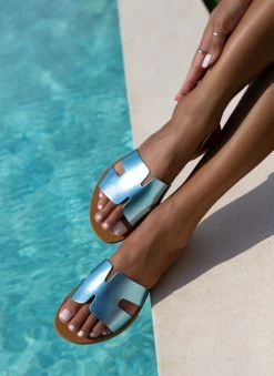 Σανδάλια δερμάτινα σε μεταλλικά χρώματα Estil - Γαλάζιο