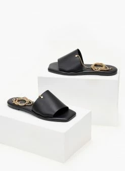 Σανδάλια δερμάτινα με Anklet αλυσίδα Iris - Μαύρο 4 Σανδάλια δερμάτινα με Anklet αλυσίδα Iris - Μαύρο -The Fashion Project Κατάστημα sandalia dermatina iris me anklet alusida 102720 g8at