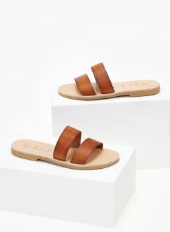 Σανδάλια δερμάτινα με δύο φάσες Iris - Ταμπά -The Fashion Project Κατάστημα sandalia dermatina iris me duo fases 103996 gibx