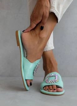 Σανδάλια δερμάτινα IRIS με ιριδίζουσες πέτρες - Βεραμάν -The Fashion Project Κατάστημα sandalia dermatina iris me iridizouses petres 104322 92sn