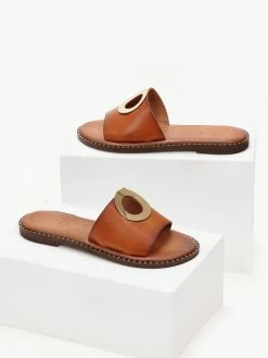 Σανδάλια δερμάτινα με διακοσμητικό Iris - Ταμπά 4 Σανδάλια δερμάτινα με διακοσμητικό Iris - Ταμπά -The Fashion Project Κατάστημα sandalia dermatina iris me kuklo 102708 1gj7