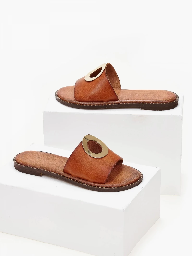 Σανδάλια δερμάτινα με διακοσμητικό Iris - Ταμπά Σανδάλια δερμάτινα με διακοσμητικό Iris - Ταμπά -The Fashion Project Κατάστημα sandalia dermatina iris me kuklo 102708 1gj7