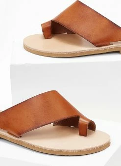 Σανδάλια δερμάτινα με λοξή φάσα Iris - Ταμπά -The Fashion Project Κατάστημα sandalia dermatina iris me loksi fasa 104004 61ns