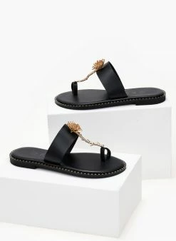 Σανδάλια δερμάτινα με λουλούδι Iris - Μαύρο 7 Σανδάλια δερμάτινα με λουλούδι Iris - Μαύρο -The Fashion Project Κατάστημα sandalia dermatina iris me louloudi 103845 ig0k