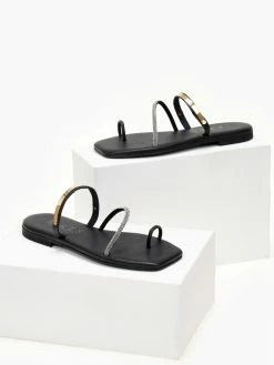 Σανδάλια δερμάτινα με μεταλλική λεπτομέρεια Iris - Μαύρο