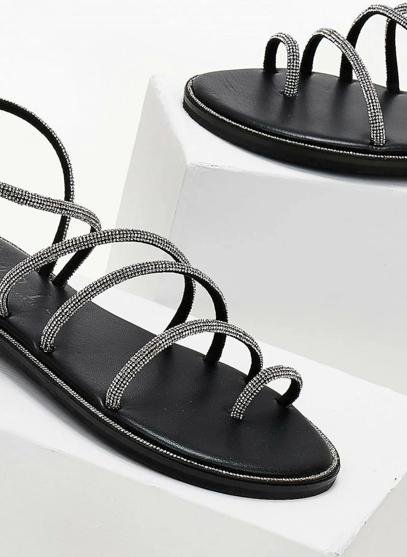 Σανδάλια δερμάτινα με στρας λουράκια Iris - Μαύρο/Ασημί Σανδάλια δερμάτινα με στρας λουράκια Iris - Μαύρο/Ασημί -The Fashion Project Κατάστημα sandalia dermatina iris me strass lourakia 103358 4da1