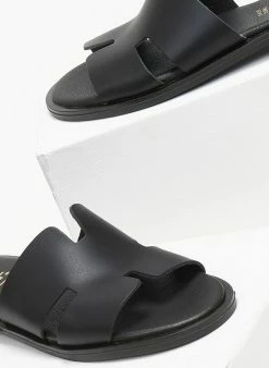Σανδάλια δερμάτινα με ανοίγματα Estil - Μαύρο 4 Σανδάλια δερμάτινα με ανοίγματα Estil - Μαύρο -The Fashion Project Κατάστημα sandalia dermatina me anoigmata estil 110503 l31k