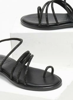 Σανδάλια δερμάτινα με λοξά λουράκια Tfp - Μαύρο -The Fashion Project Κατάστημα sandalia dermatina me loksa lourakia tfp 111753 fm1o