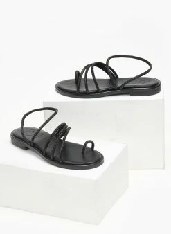 Σανδάλια δερμάτινα με λοξά λουράκια Tfp - Μαύρο -The Fashion Project Κατάστημα sandalia dermatina me loksa lourakia tfp 111753 kwyj
