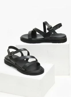 Σανδάλια δερμάτινα με λοξό λουράκι Tfp - Μαύρο 3 Σανδάλια δερμάτινα με λοξό λουράκι Tfp - Μαύρο -The Fashion Project Κατάστημα sandalia dermatina me lokso louraki tfp 111696 rwcc