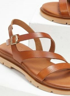 Σανδάλια δερμάτινα με λοξό λουράκι Tfp - Ταμπά 4 Σανδάλια δερμάτινα με λοξό λουράκι Tfp - Ταμπά -The Fashion Project Κατάστημα sandalia dermatina me lokso louraki tfp 111697 b60e