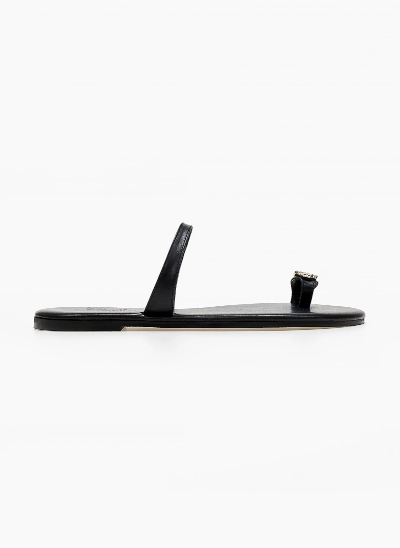 Σανδάλια δερμάτινα με στρας στο δάκτυλο Iris - Μαύρο Σανδάλια δερμάτινα με στρας στο δάκτυλο Iris - Μαύρο -The Fashion Project Κατάστημα sandalia dermatina me strass sto daktulo 103998 nvho