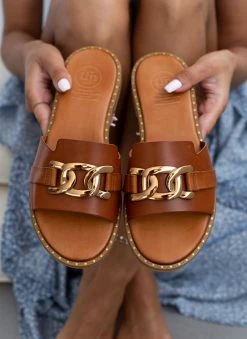 Σανδάλια δερμάτινα με αλυσίδα στη φάσα Tfp - Ταμπά -The Fashion Project Κατάστημα sandalia dermatina tfp me alusida sti fasa 101246 gos8