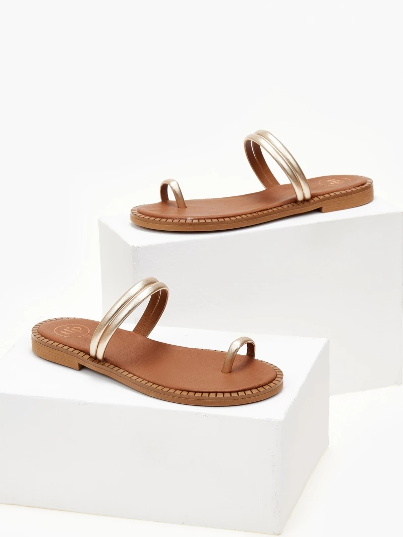 Σανδάλια δερμάτινα με διπλό λουράκι tfp - Χρυσό Σανδάλια δερμάτινα με διπλό λουράκι Tfp - Χρυσό -The Fashion Project Κατάστημα sandalia dermatina tfp me diplo louraki 105431 d229