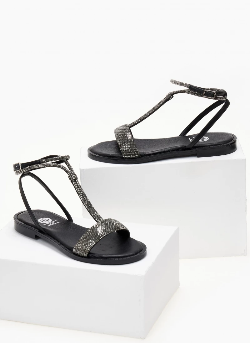 Σανδάλια δερμάτινα μe στρας tfp - Μαύρο Σανδάλια δερμάτινα μe στρας Tfp - Μαύρο -The Fashion Project Κατάστημα sandalia dermatina tfp me strass 105170 w8ht