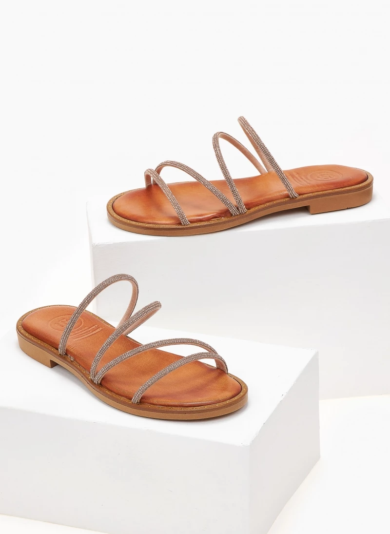 Σανδάλια δερμάτινα με στρας λουράκια tfp - Χαλκός Σανδάλια δερμάτινα με στρας λουράκια Tfp - Χαλκός -The Fashion Project Κατάστημα sandalia dermatina tfp me strass lourakia 101688 b8kt