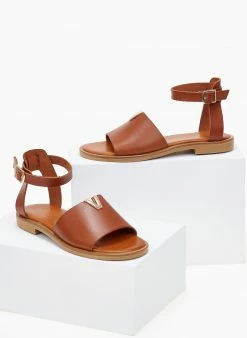 Σανδάλια δερμάτινα με χρυσή λεπτομέρεια Tfp - Ταμπά -The Fashion Project Κατάστημα sandalia dermatina tfp me xrusi leptomereia 101249 5jz8