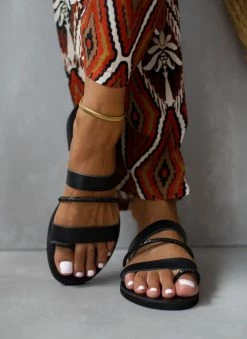 The Fashion Project Σανδάλια δερμάτινα με λουράκια και Strass Estil - Μαύρο