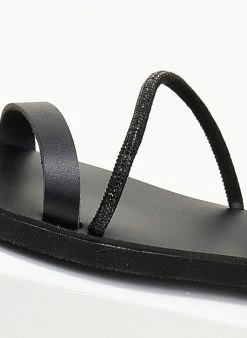 Σανδάλια δερμάτινα με λοξό Strass λουράκι Estil - Μαύρο -The Fashion Project Κατάστημα sandalia estil dermatina me lokso strass louraki 105943 5244