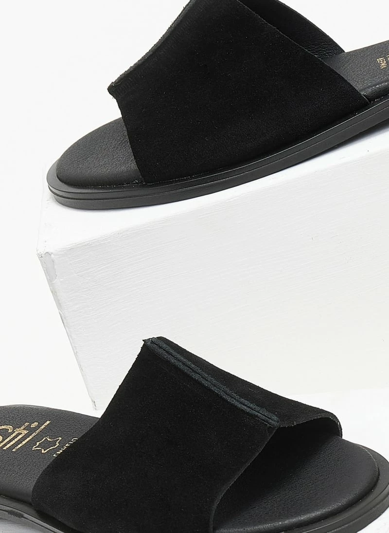 Σανδάλια καστόρινα με ραφή estil - Μαύρο Σανδάλια καστόρινα με ραφή Estil - Μαύρο -The Fashion Project Κατάστημα sandalia kastorina me rafi estil 110506 h3k4