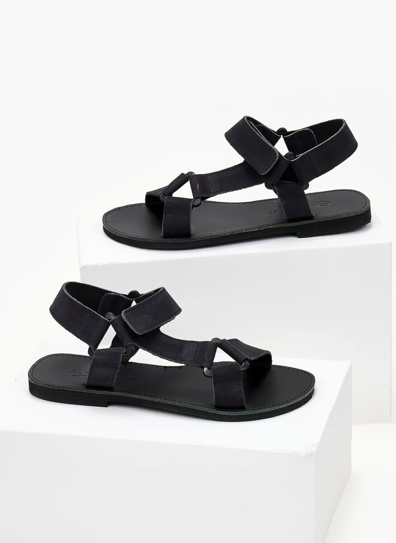 Σανδάλια δερμάτινα με velcro estil - Μαύρο Σανδάλια δερμάτινα με Velcro Estil - Μαύρο -The Fashion Project Κατάστημα sandalia nubuck estil me velcro 103816 hp8y