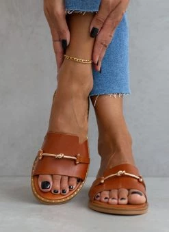 Σανδάλια TFP δερμάτινα με μεταλλικό διακοσμητικό - Ταμπά